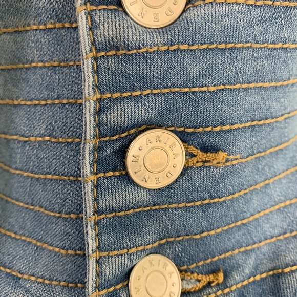 AKIRA HIGH WAISTED WIDE ELASTIC BUTTON UP ZIP FLY LIGHT WASH BALLOON JEANS - Picture 4 of 16